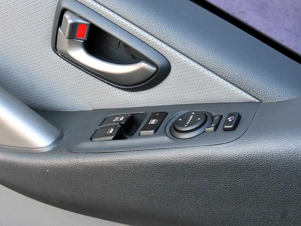 HYUNDAI Starex - Vista 12