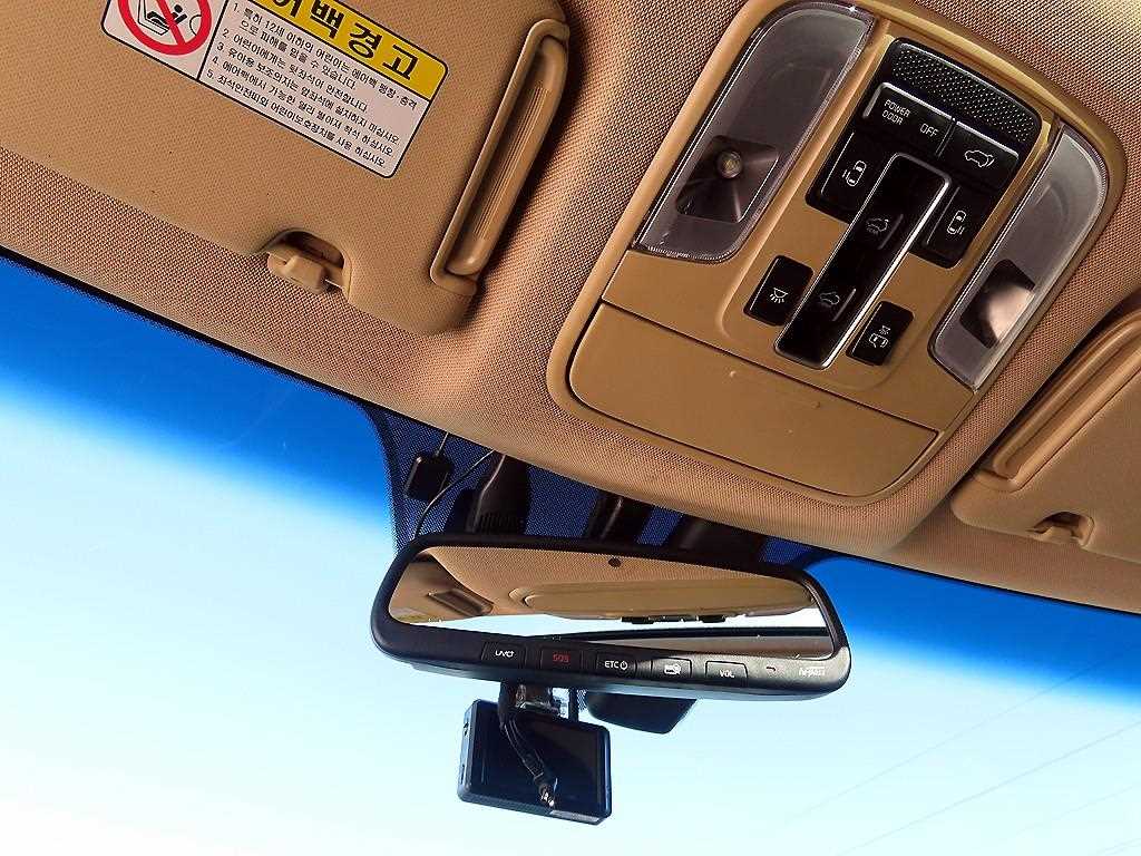 KIA Carnival - Vista 12