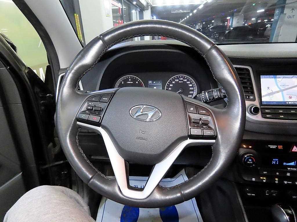 HYUNDAI Tucson - Vista 8
