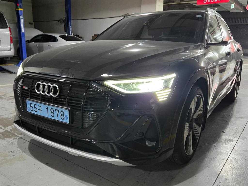 Audi e-Tron 2021 Negro - Importación desde Corea - HF Imports Iquique - Foto 1