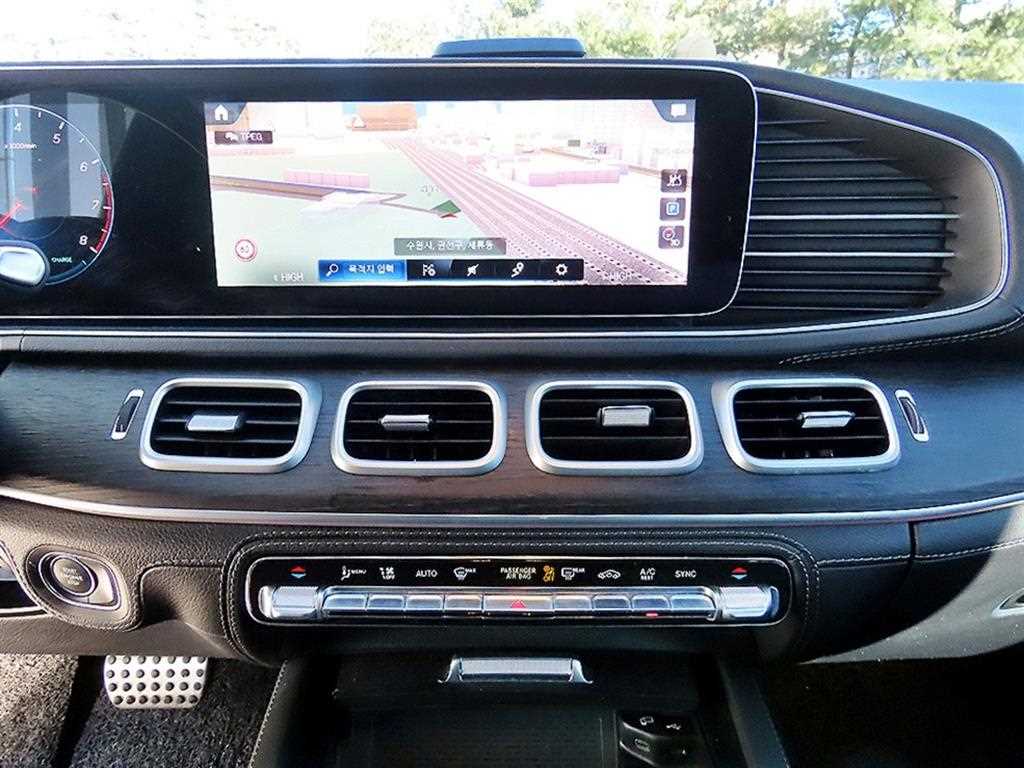 Mercedes Benz GLS Class - Vista 12