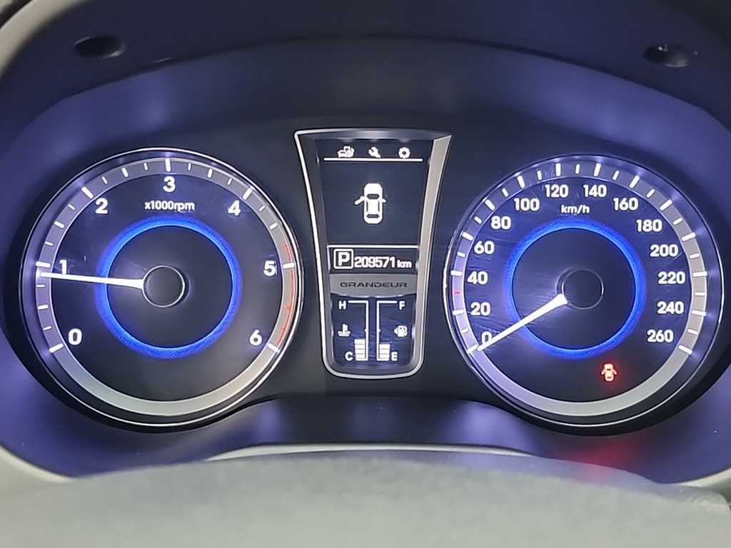 HYUNDAI Grandeur - Vista 6