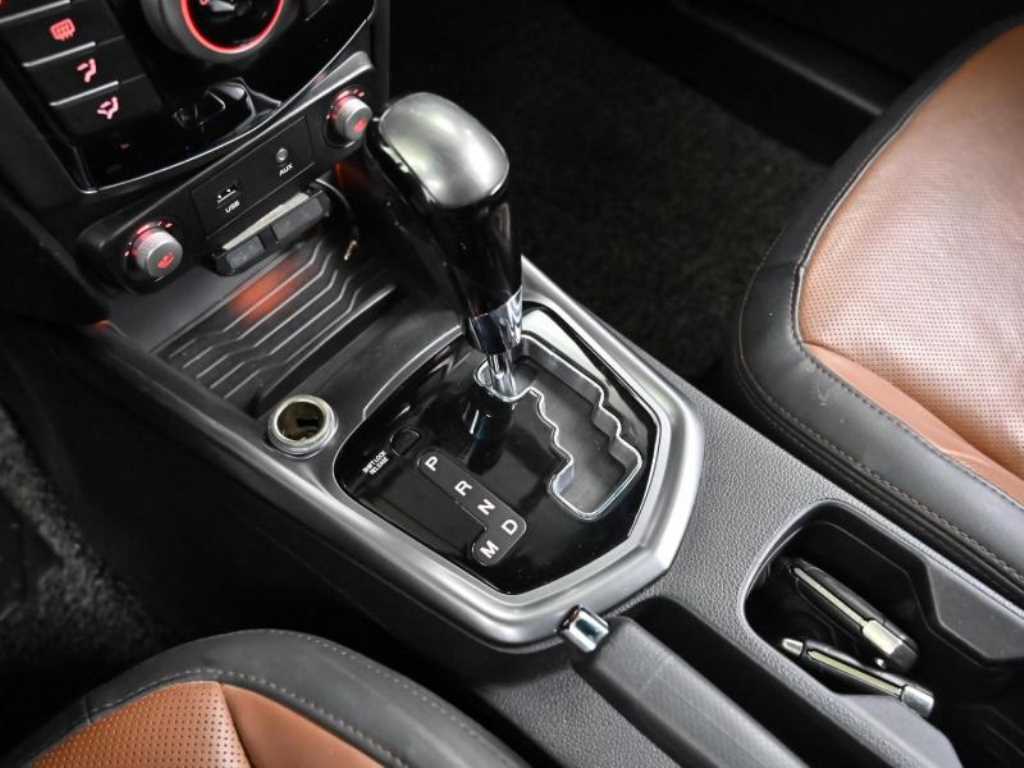 Ssangyong Tivoli - Vista 9