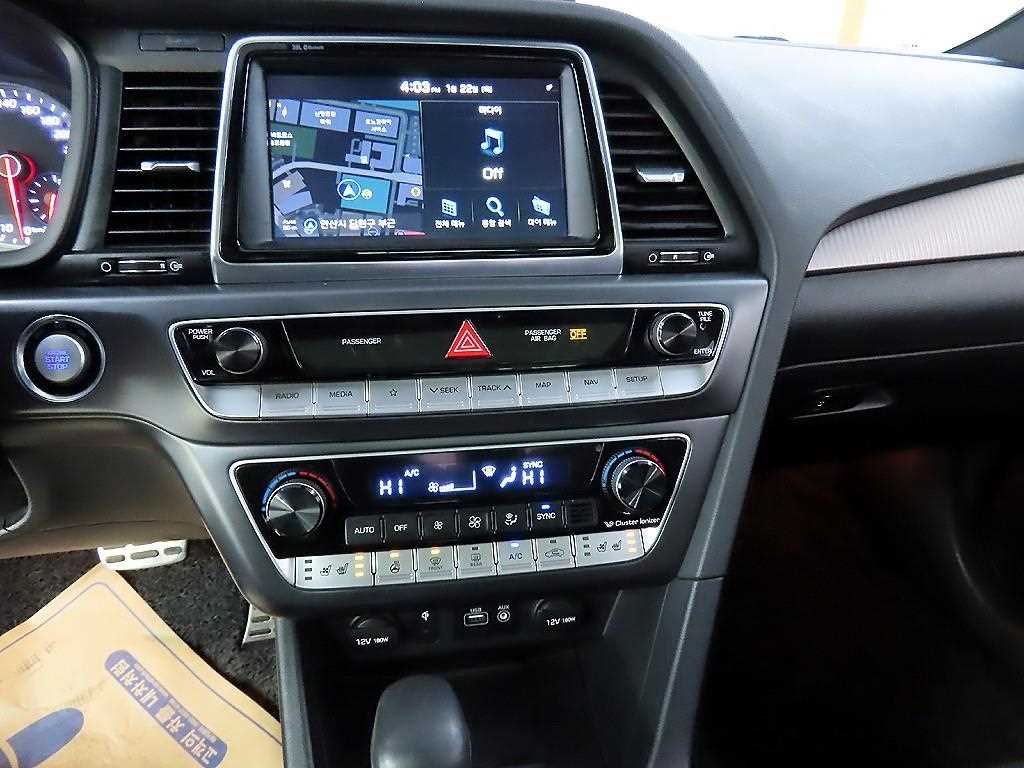 HYUNDAI Sonata - Vista 11