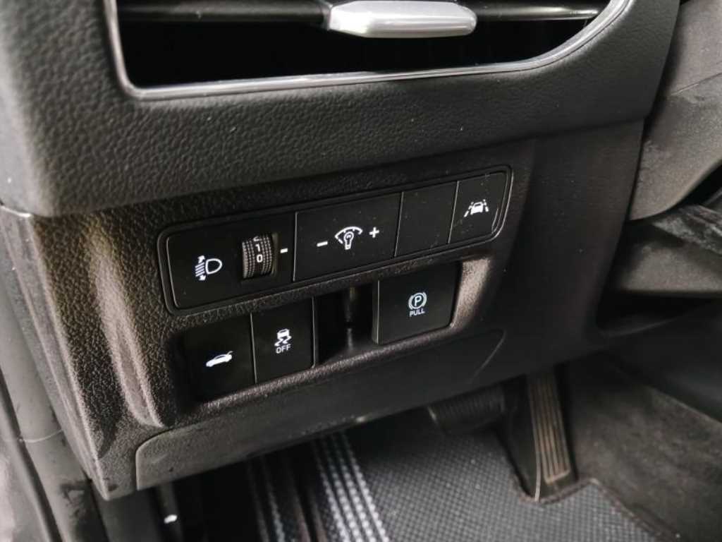 HYUNDAI Sonata - Vista 12