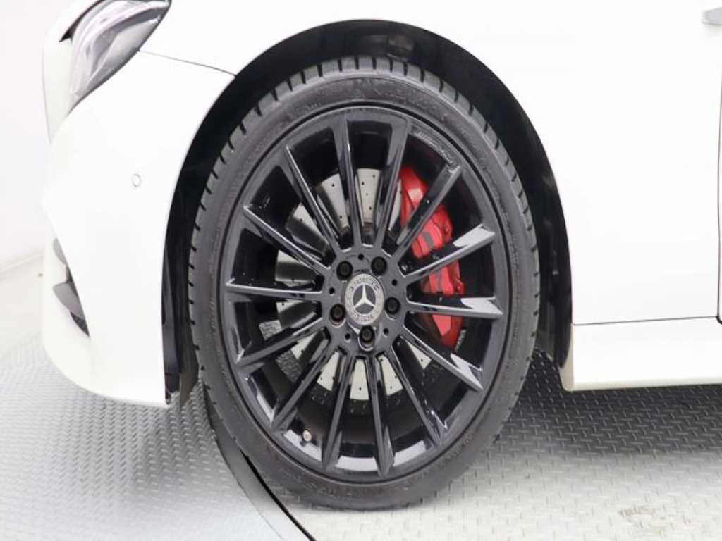 Mercedes Benz E class - Vista 5