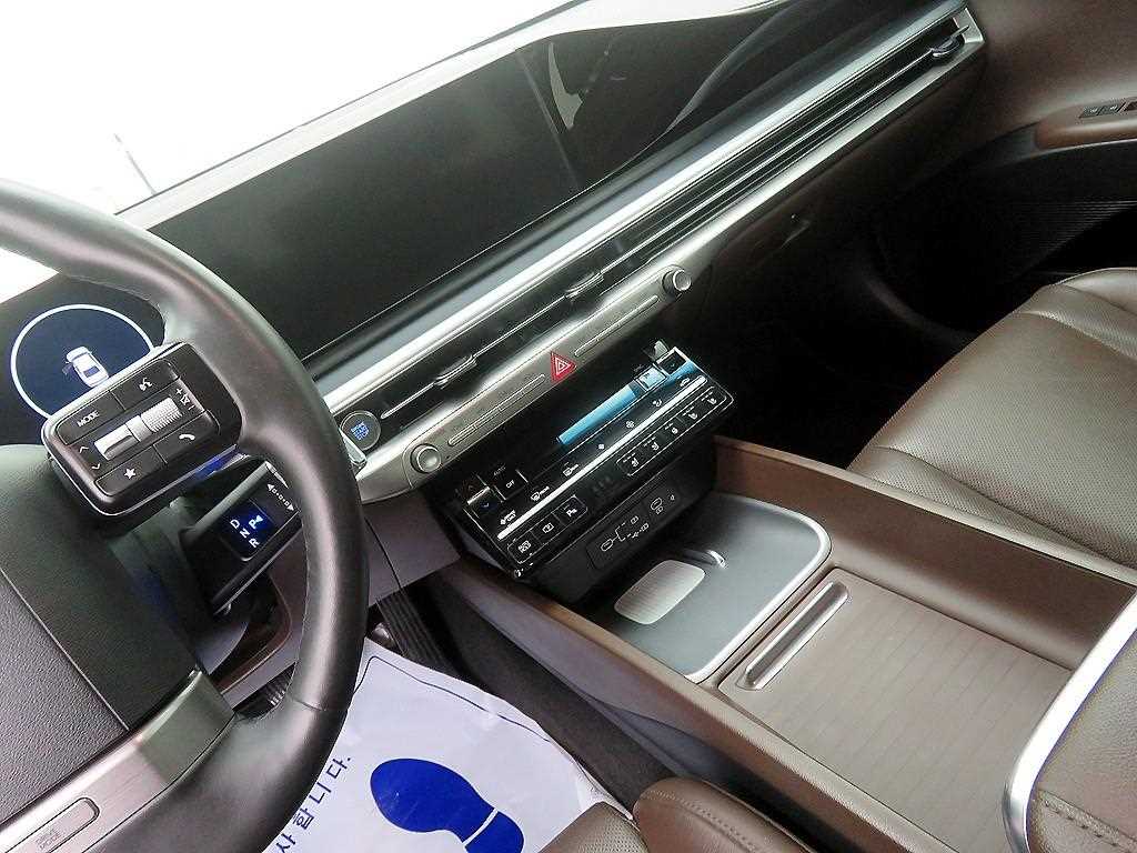 HYUNDAI Grandeur - Vista 11
