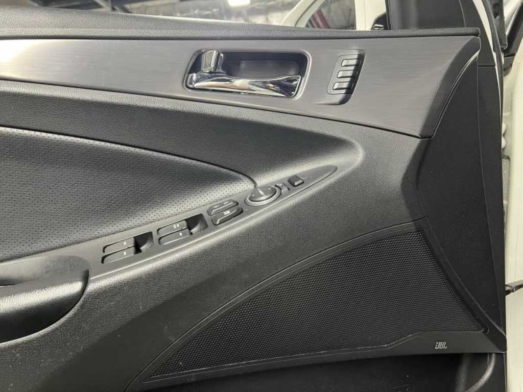 HYUNDAI Sonata - Vista 11