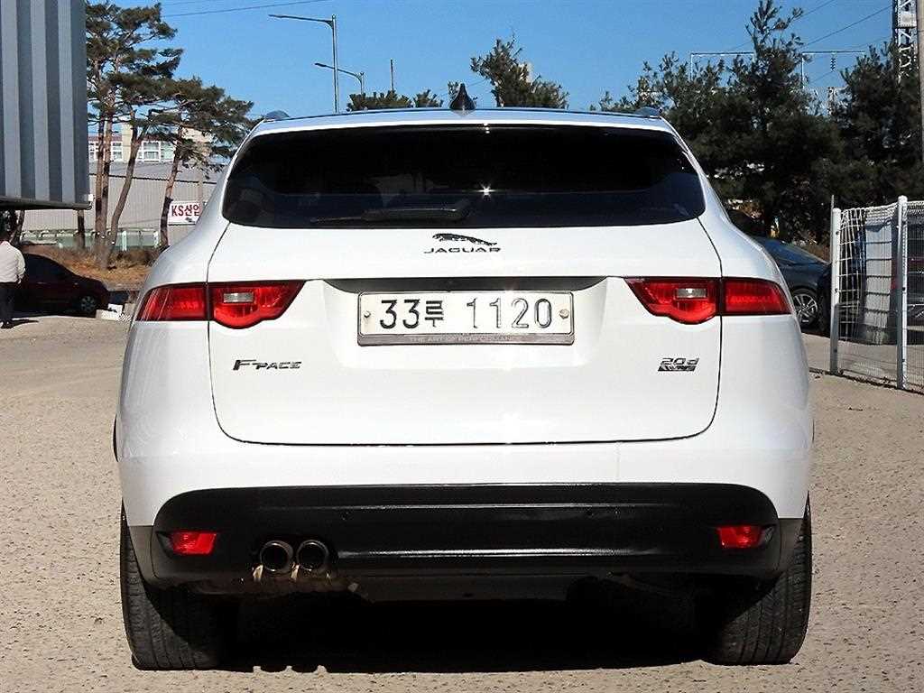Jaguar F-PACE - Vista 4