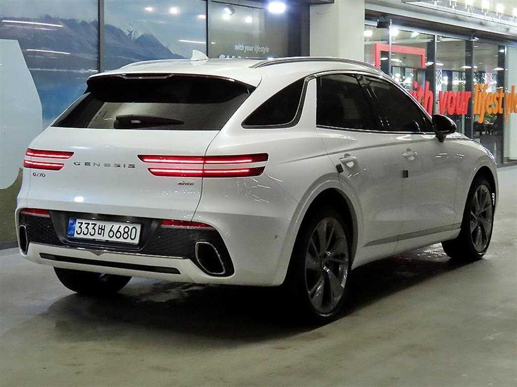 Genesis GV70 - Vista 4