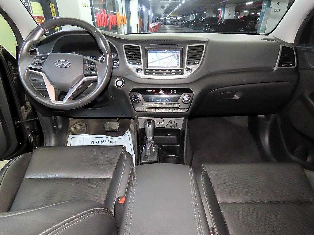 HYUNDAI Tucson - Vista 10