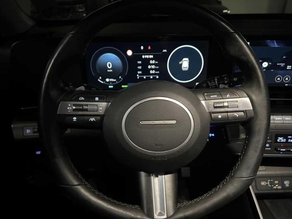 HYUNDAI Kona - Vista 4