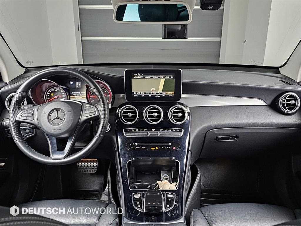Mercedes Benz GLC Class - Vista 7