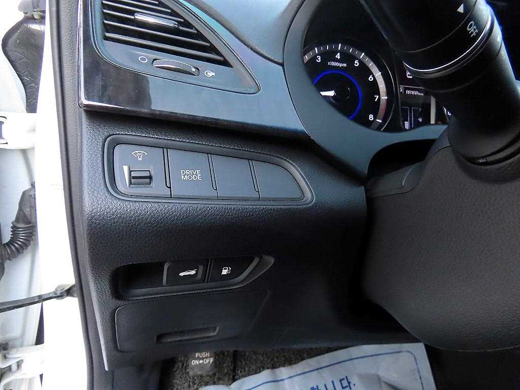 HYUNDAI Grandeur - Vista 12