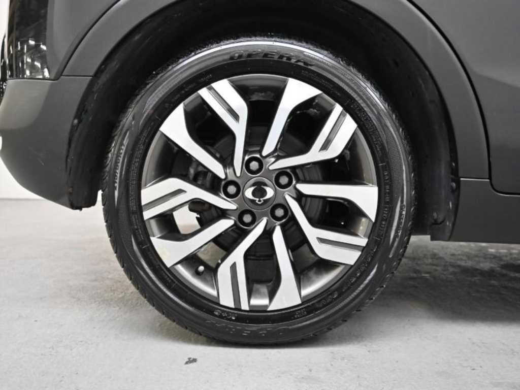 Ssangyong Tivoli - Vista 5