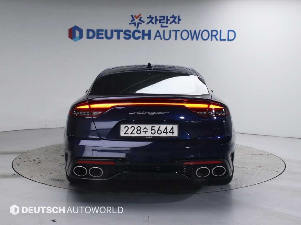 KIA Stinger - Vista 4