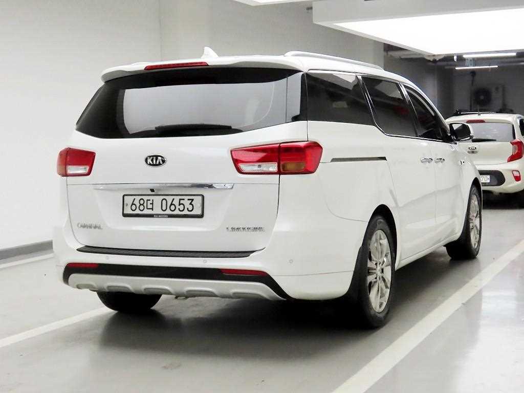 KIA Carnival - Vista 4