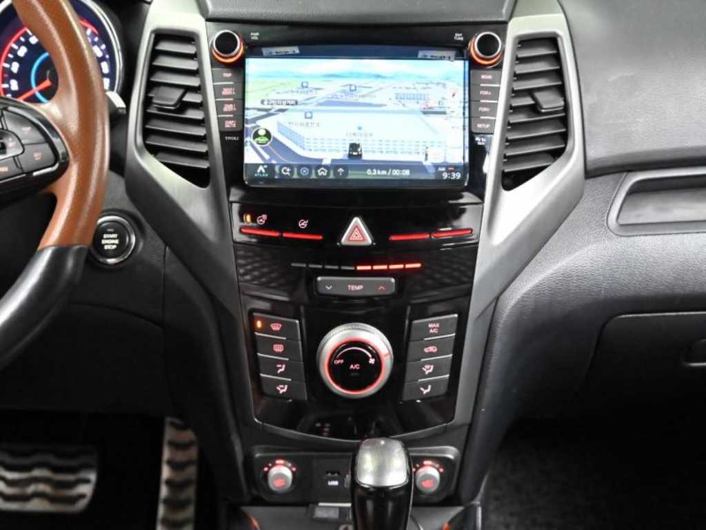 Ssangyong Tivoli 2018 Negro - Importación desde Corea - HF Imports Iquique - Foto 14