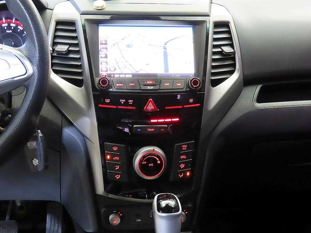 Ssangyong Tivoli - Vista 11