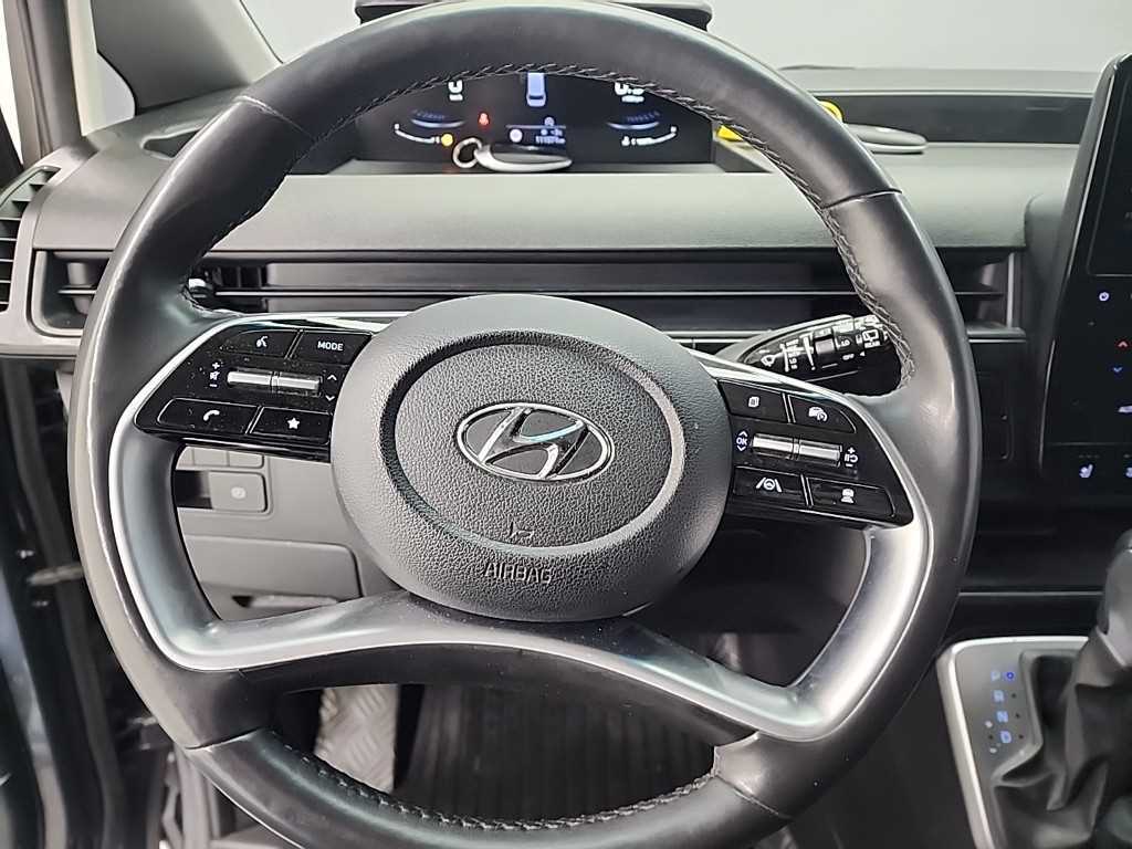 HYUNDAI Staria - Vista 10