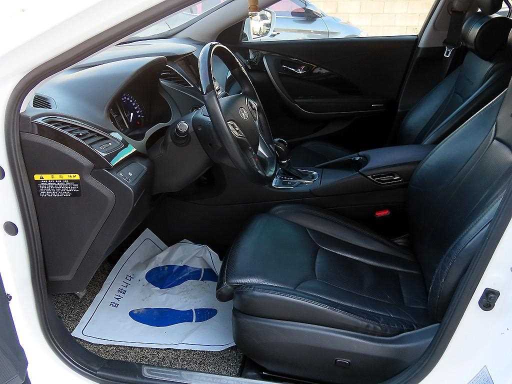 HYUNDAI Grandeur - Vista 5