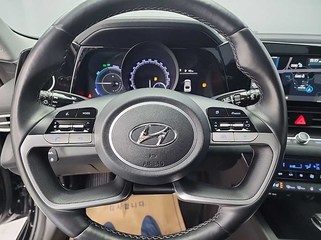 HYUNDAI Avante - Vista 9