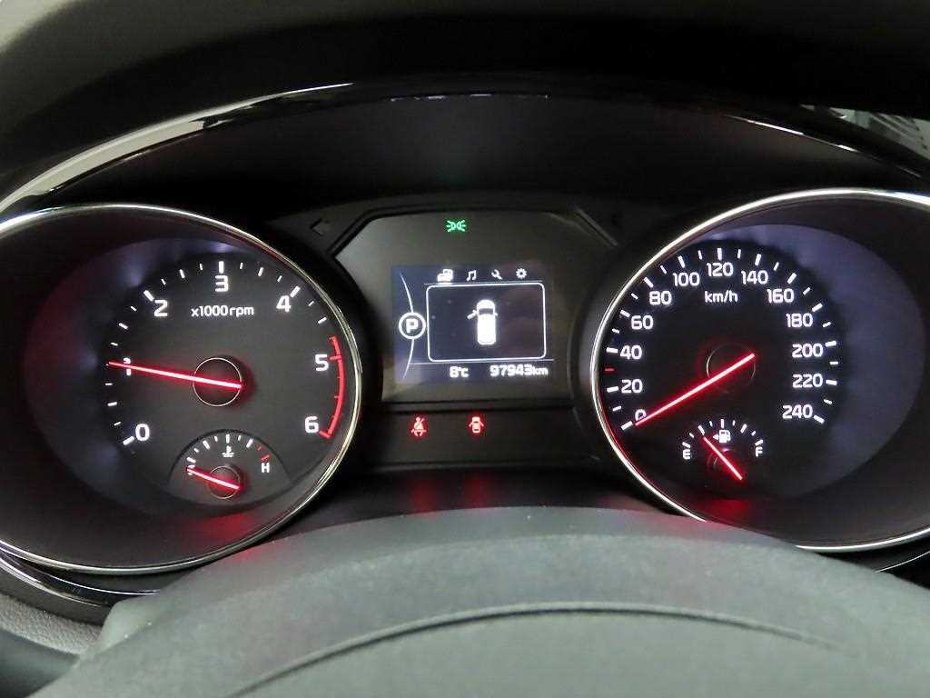 KIA Carnival - Vista 5