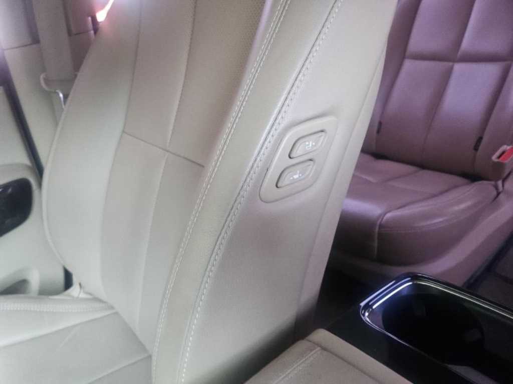 KIA Carnival - Vista 10