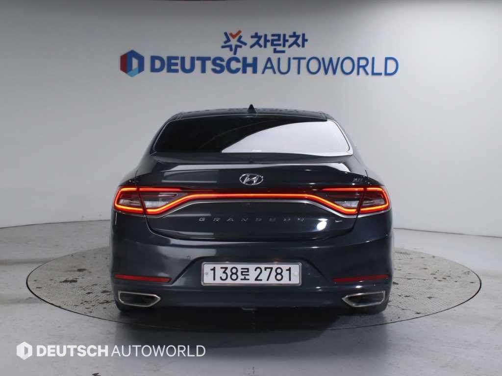 HYUNDAI Grandeur - Vista 4