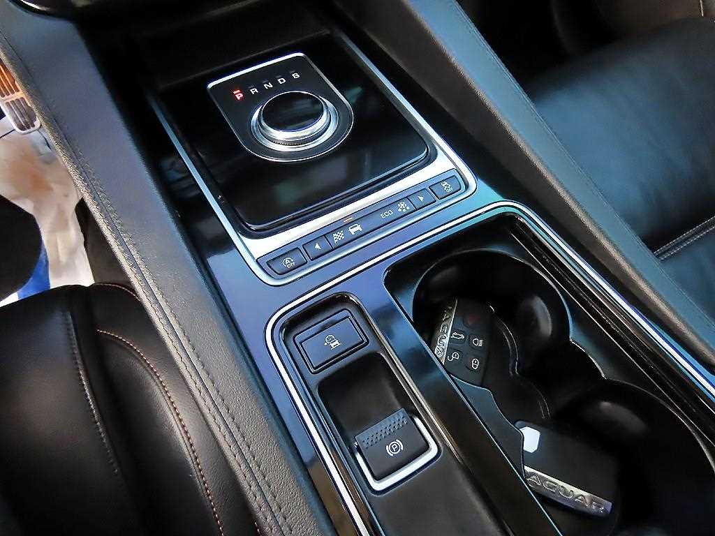 Jaguar F-PACE - Vista 10