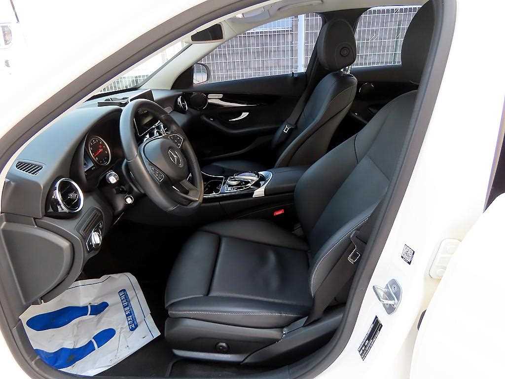 Mercedes Benz C Class - Vista 5