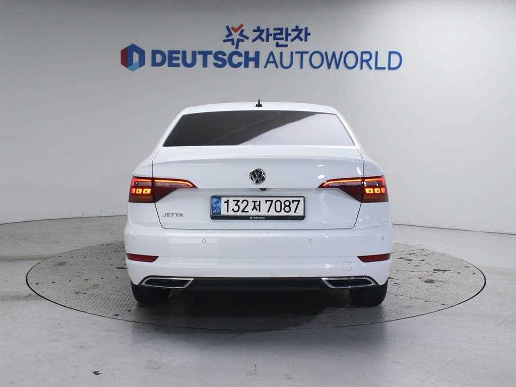 Volkswagen Jetta - Vista 4