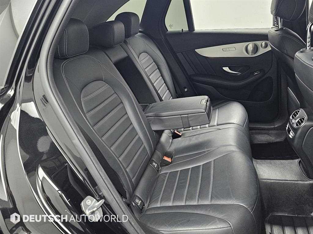 Mercedes Benz GLC Class - Vista 12