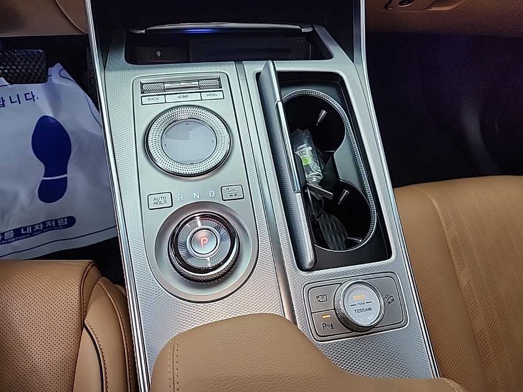 Genesis GV80 - Vista 8