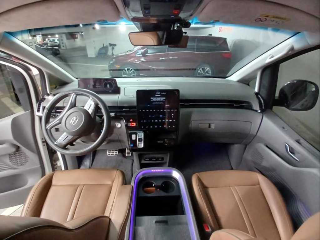 HYUNDAI Staria - Vista 6