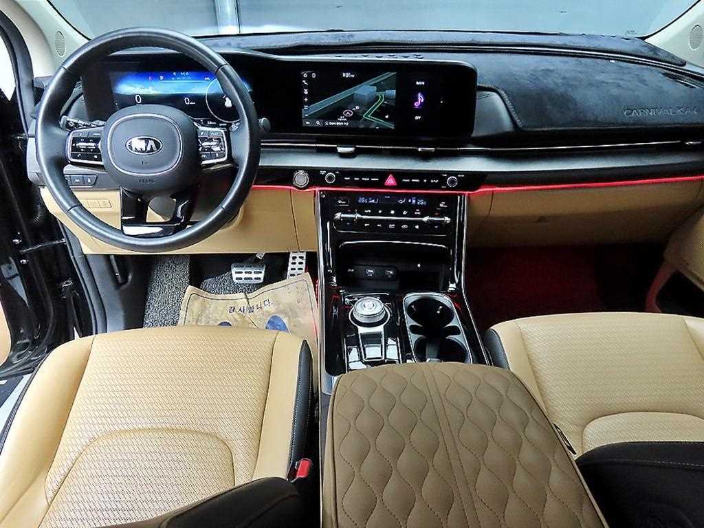 KIA Carnival - Vista 8