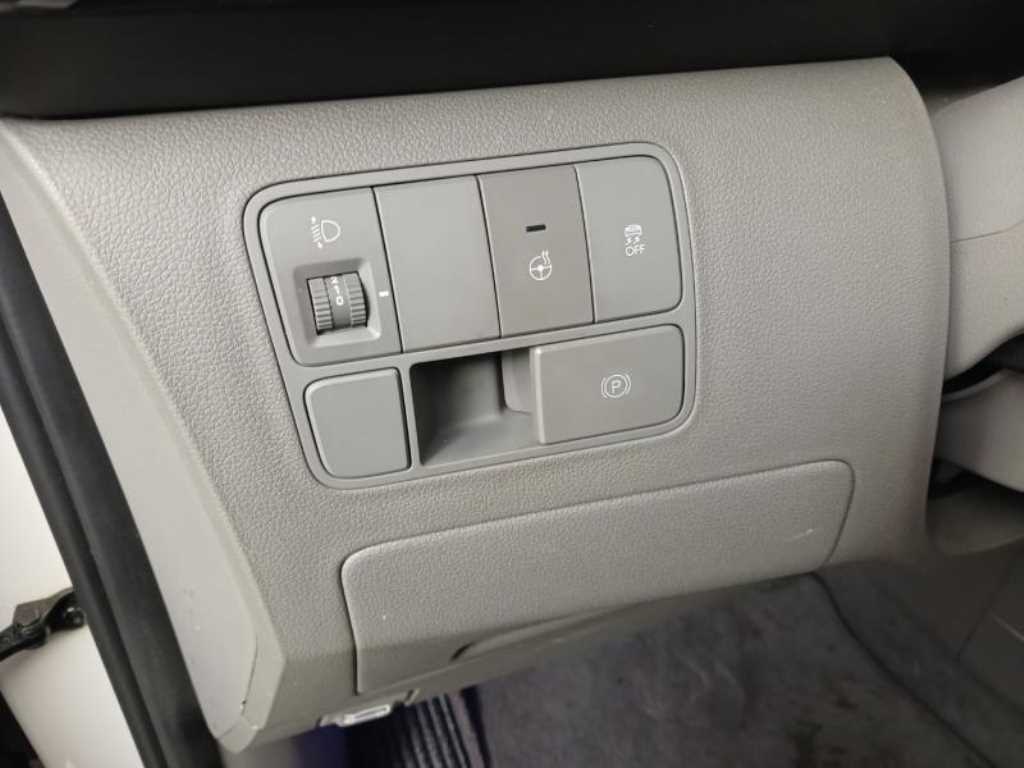 HYUNDAI Staria - Vista 10