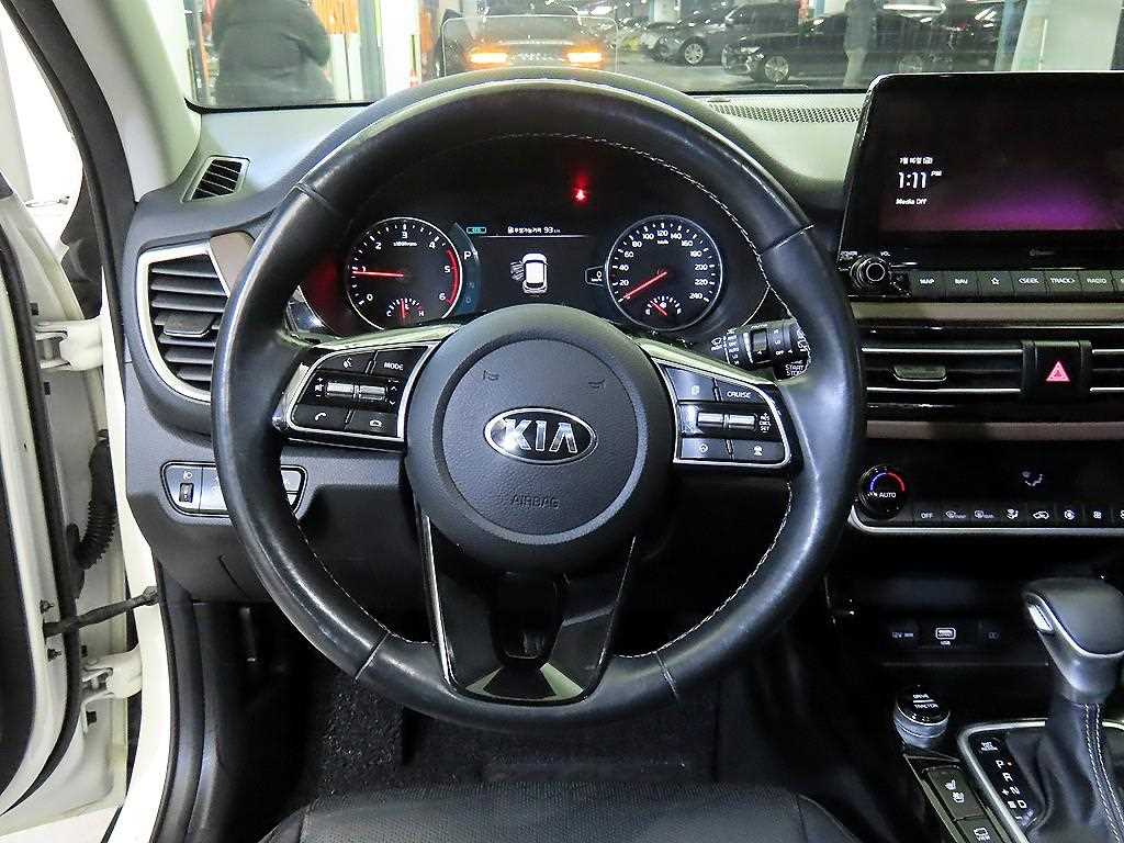 KIA Seltos - Vista 8