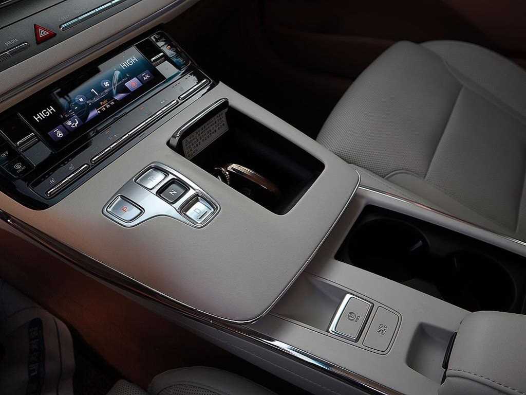 HYUNDAI Grandeur - Vista 12