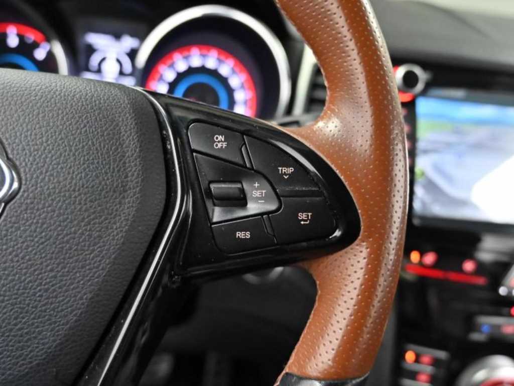 Ssangyong Tivoli 2018 Negro - Importación desde Corea - HF Imports Iquique - Foto 17