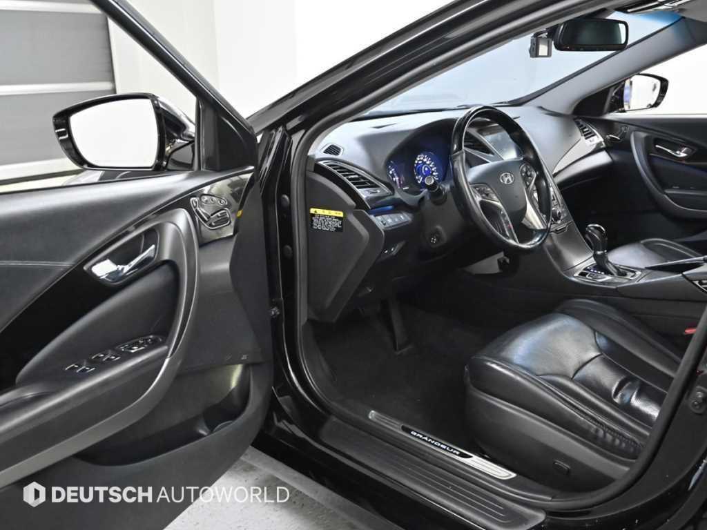 HYUNDAI Grandeur - Vista 11