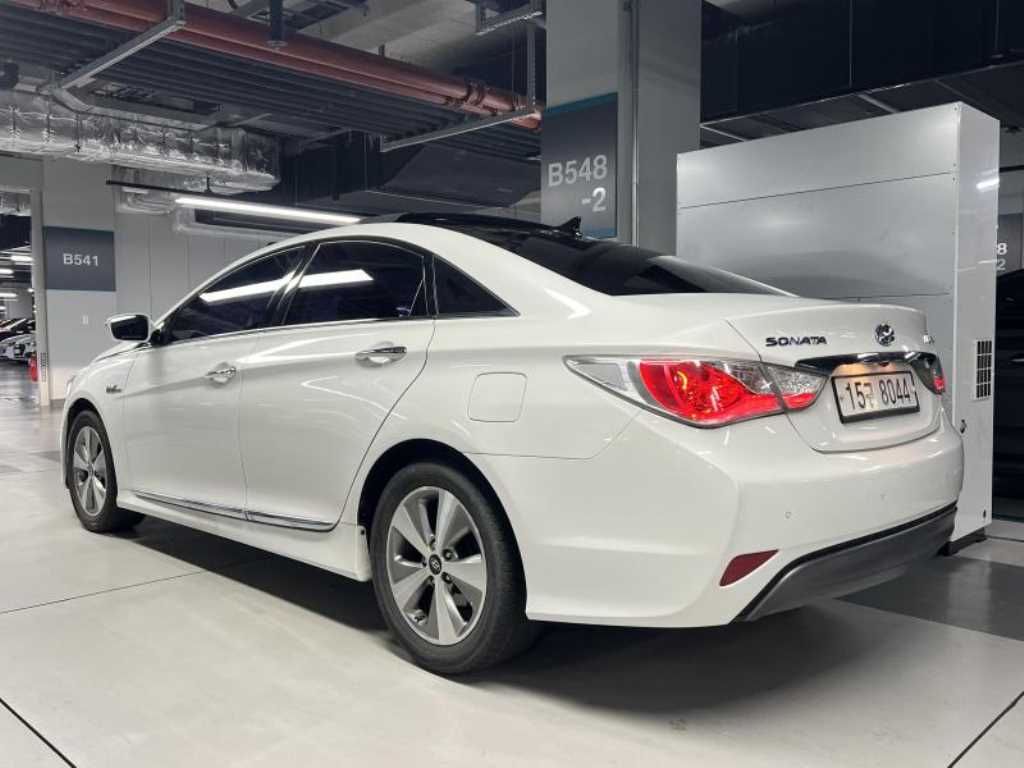 HYUNDAI Sonata - Vista 4