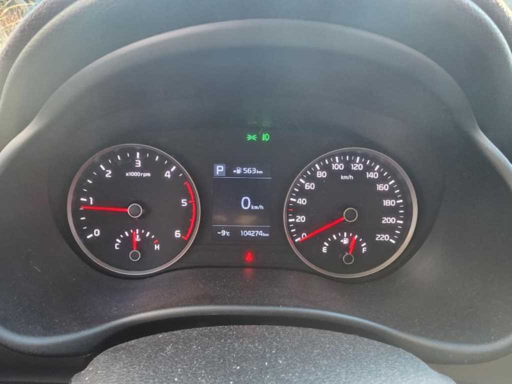 KIA Stonic - Vista 10