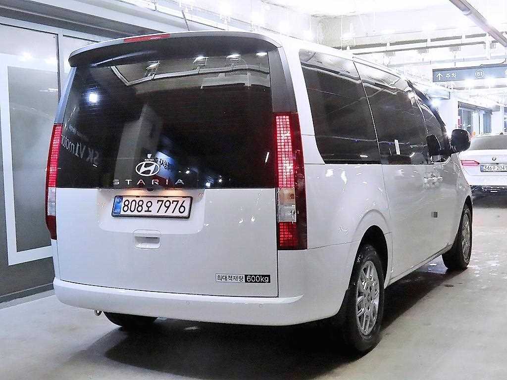 HYUNDAI Staria - Vista 4