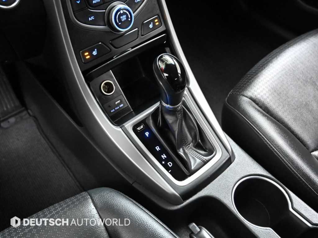 HYUNDAI Avante - Vista 9