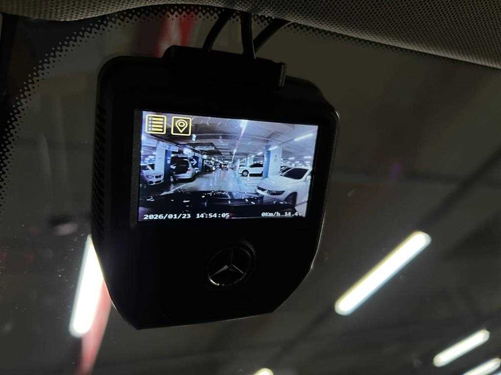 Mercedes Benz E class - Vista 9