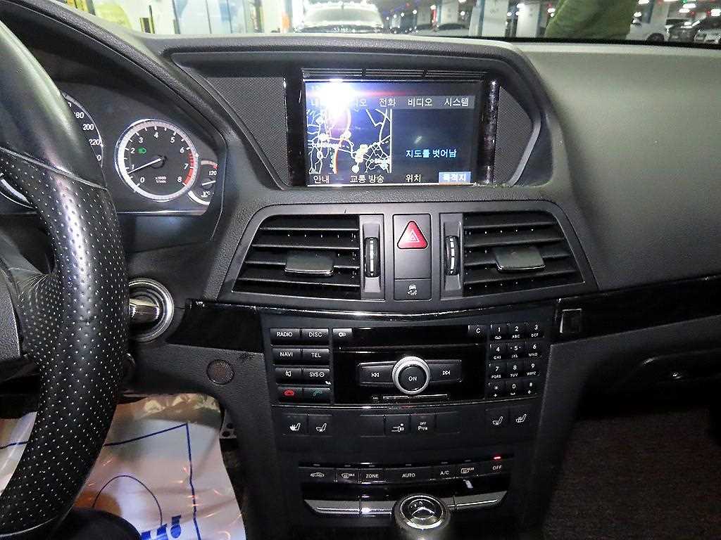 Mercedes Benz E class - Vista 11