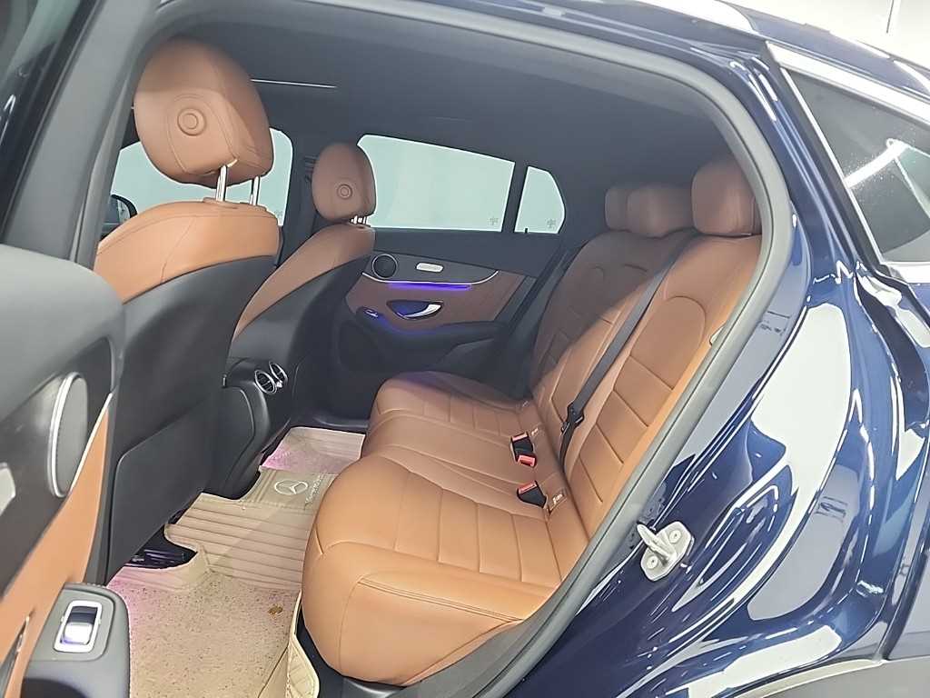 Mercedes Benz GLC Class - Vista 12