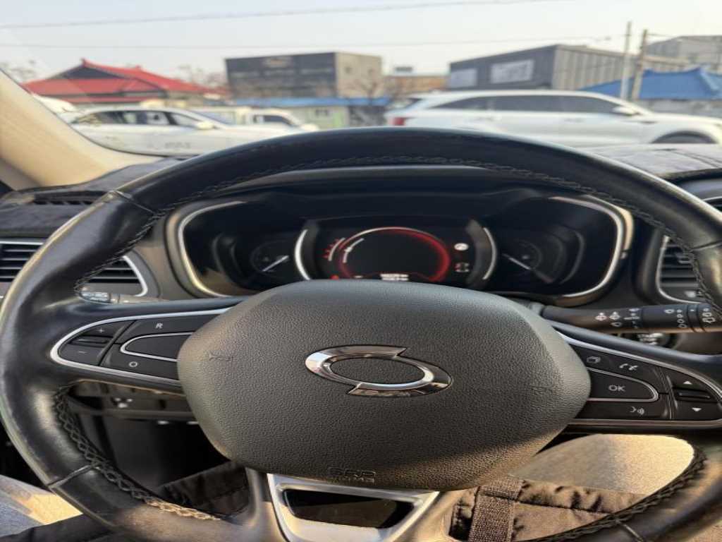 SAMSUNG QM6 - Vista 5