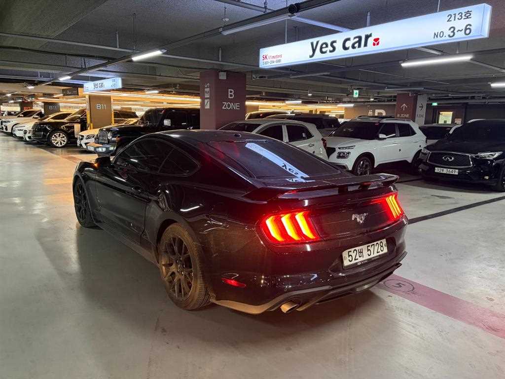 Ford Mustang - Vista 3